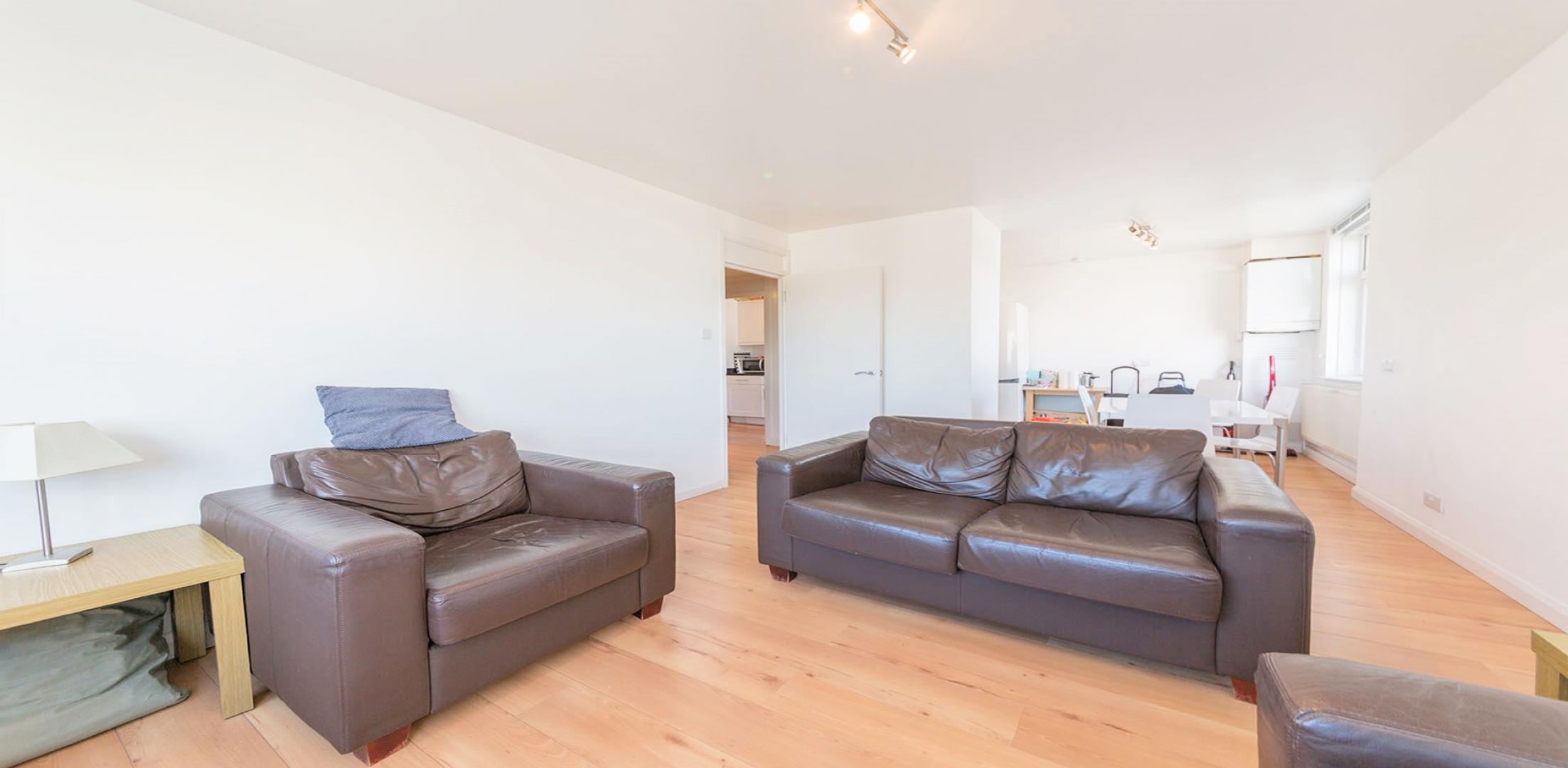 Three Bed / Three Bath High Street, Pinner